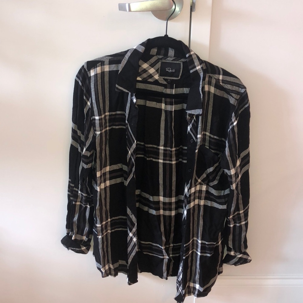 Rails black flannel size small